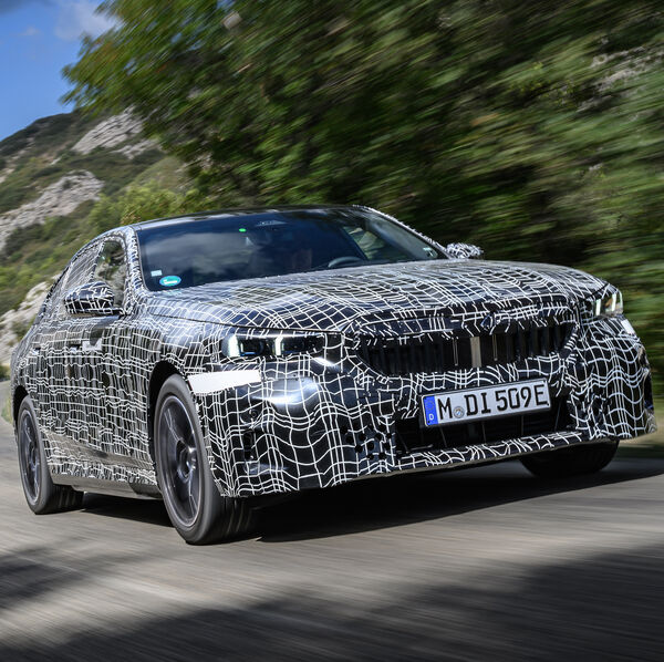 BMW i5 – Spurwechsel mit den Augen